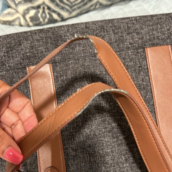 Utote Bag Gray and Tan Shoulder Laptop Bag - Picture 6 of 11